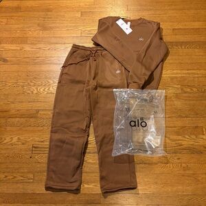 ALO Yoga Brown Straight Leg Pants & Sweatshirt Set